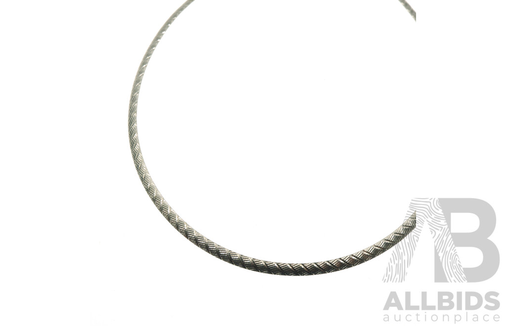 Sterling Silver Reversible Patterned & Plain Sided Italian Omega Chain, 50cm, 24.11 Grams