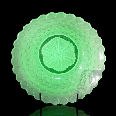 Uranium Glass Dish with Scale Pattern to Sides