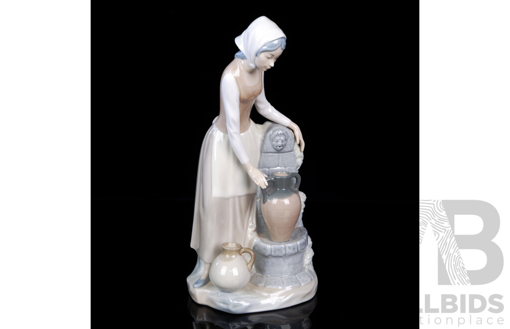 Hand Made & Decorated Spanish Nao Porcelain Figure of Woman at Water Fountain