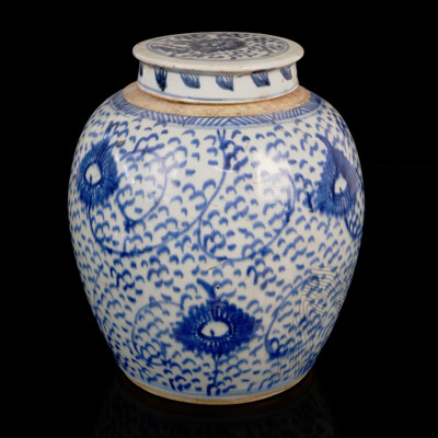 Antique Chinese Hand Painted Blue & White Lidded Porcelain Ginger Jar