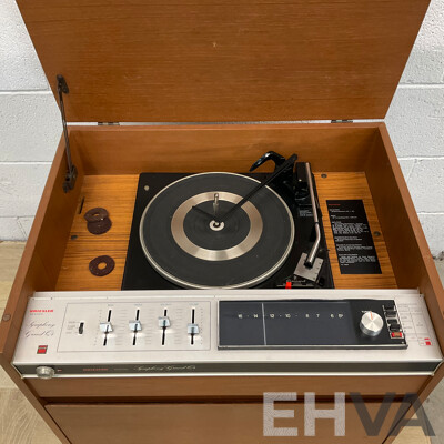 Vintage KRIESLER Q4 Stereo System & Record Player