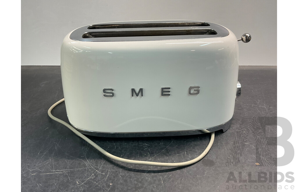 Smeg Toaster White - ORP $299.00