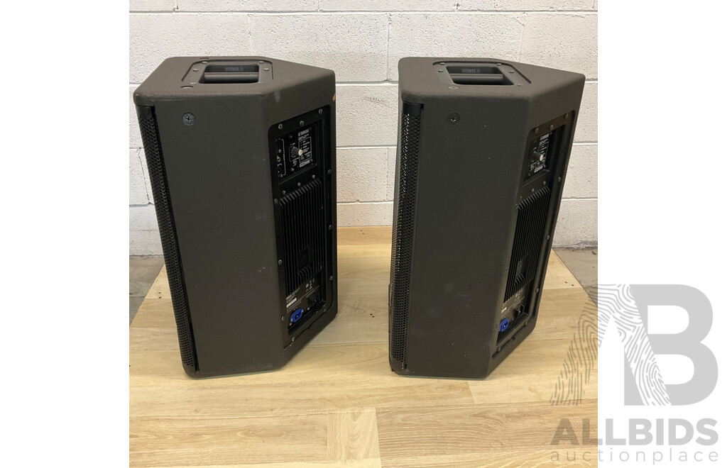 2x YAMAHA DSR112 Powered Speaker