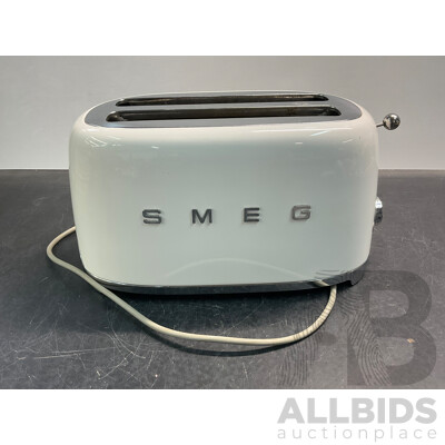 Smeg Toaster White - ORP $299.00