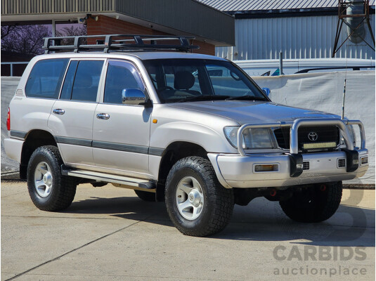 2/2000 Toyota Landcruiser GXL (4x4) FZJ105R 4d Wagon Silver Or Chrome 4.5L