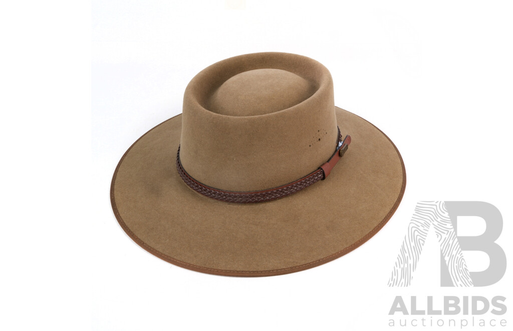 Australian Akubra Plainsman Rabbit Felt Hat, Size 55