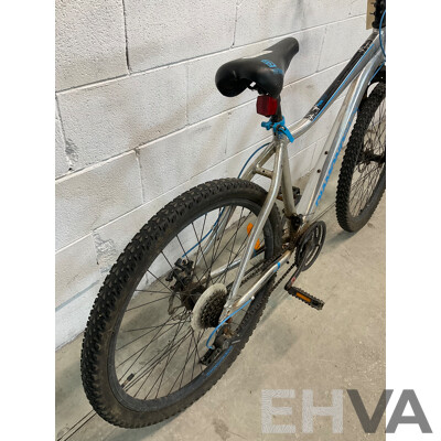 Diamondback Mountain Bike (48cm Frame)