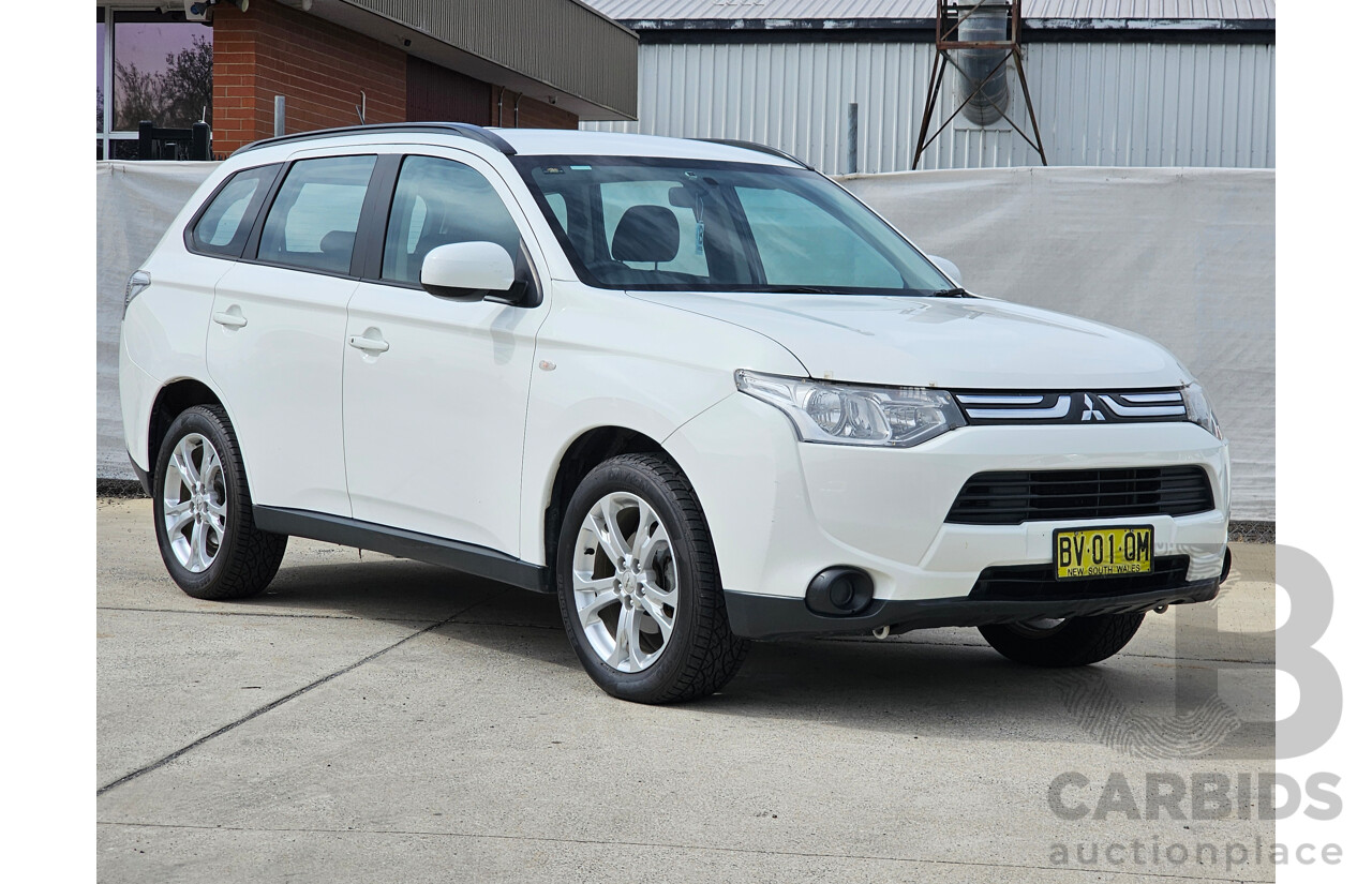 9/2013 Mitsubishi Outlander ES (4x2) ZJ 4d Wagon White 2.0L