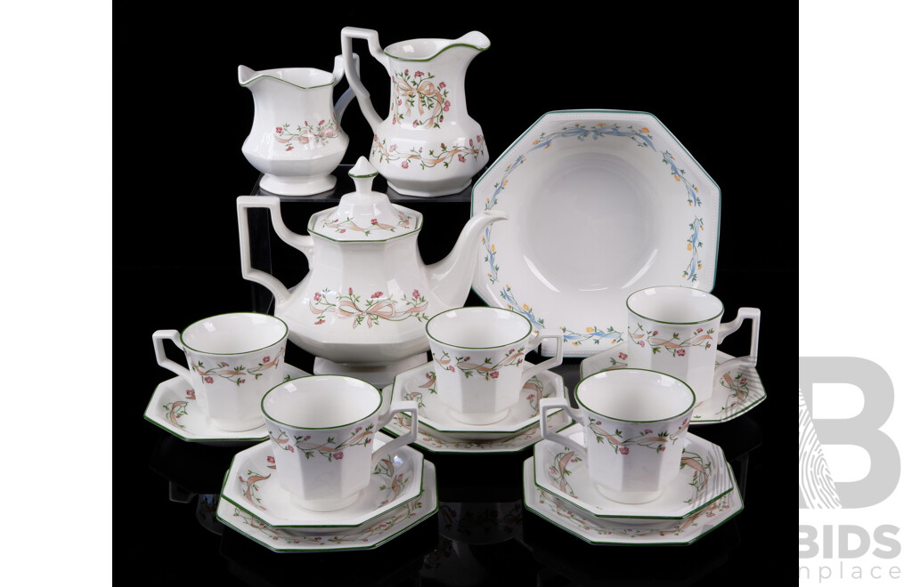 Retro Johnson Brothers 17 Piece Porcelain Tea Set