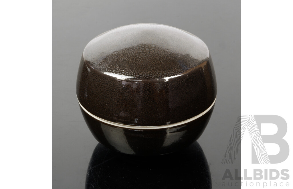 Hand Made Australian Studio Pottery by Shigeo Shiga (1928-2011 Japanese/Australian), Spherical Stoneware Lidded Dish with Iron Oxide Highlighting