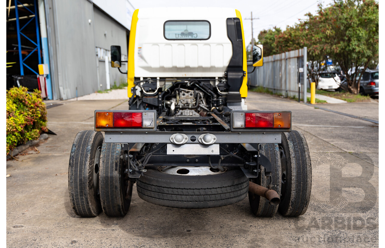 12/2015 Mitsubishi Canter L 7/800 4x2 Cab Chassis 2d Truck Turbo Diesel 3.0L