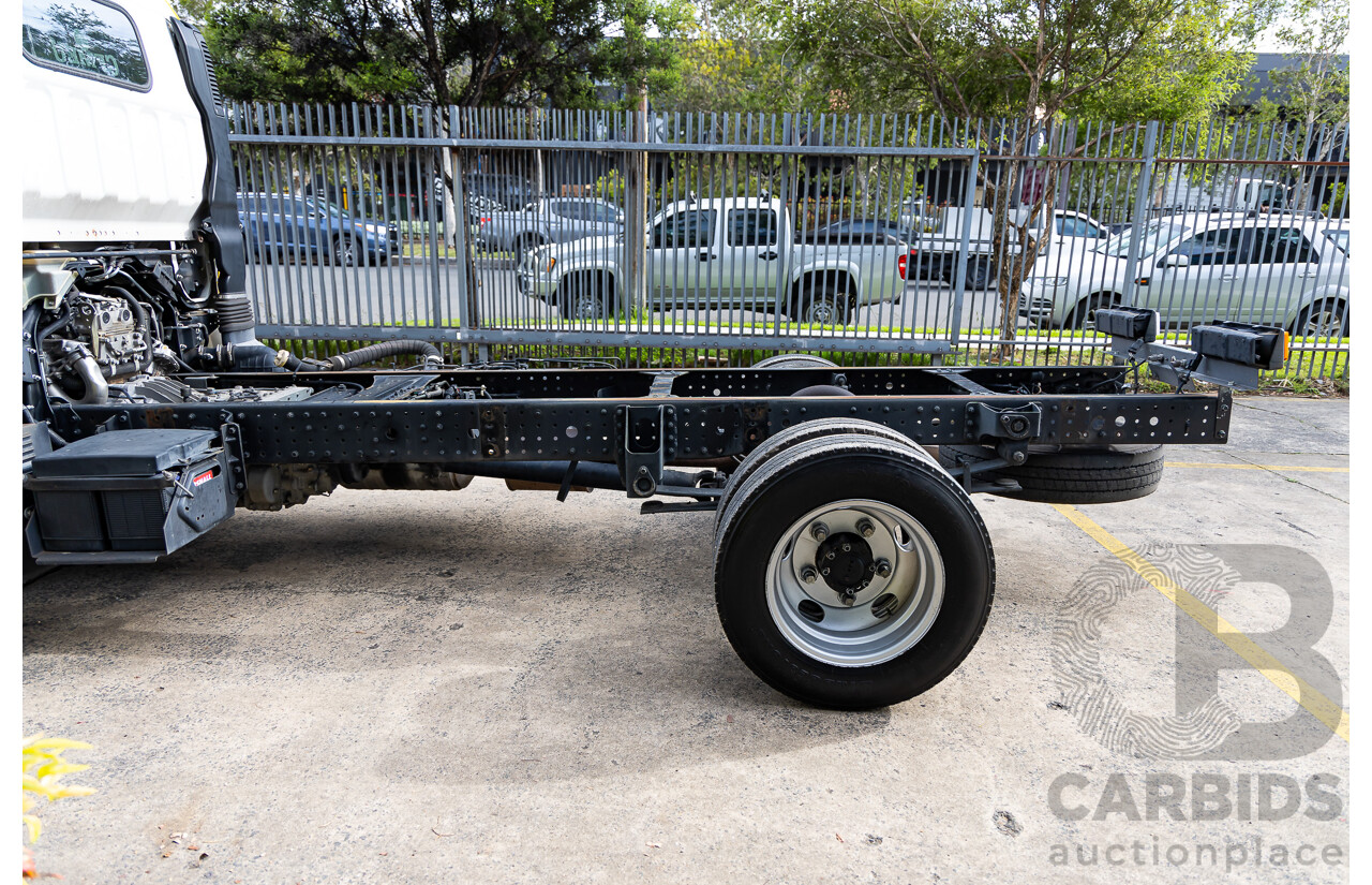 12/2015 Mitsubishi Canter L 7/800 4x2 Cab Chassis 2d Truck Turbo Diesel 3.0L