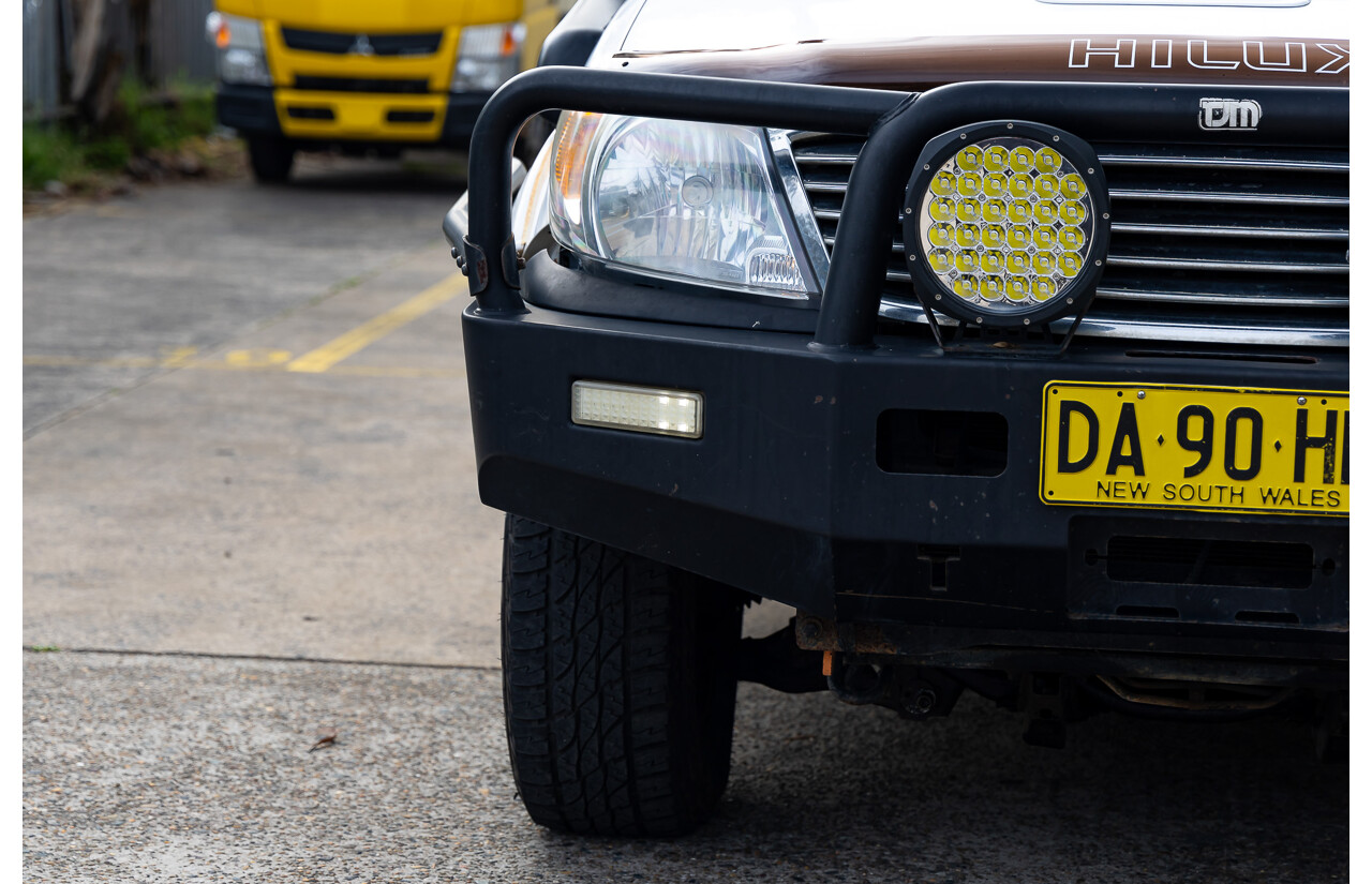 3/2007 Toyota Hilux SR KUN16R 06 Upgrade Dual Cab P/Up Glacier White Turbo Diesel 3.0L