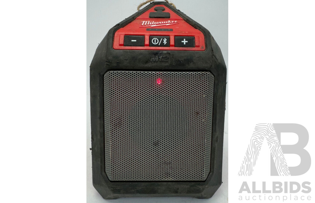 Milwaukee M12 Bluetooth Speaker