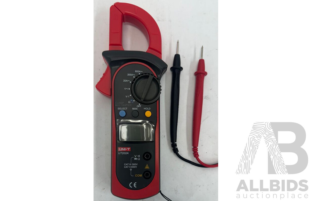 UNI-T Auto-Ranging AC DC 600 Amps Auto/Manual Range Digital Handheld Clamp Meter Multimeter Test Tool