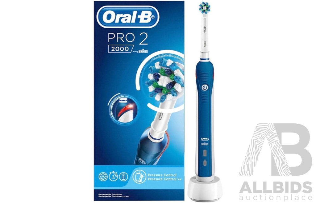 Oral B Pro 2000 Electric Toothbrush - Brand New