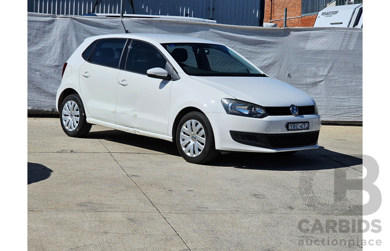 4/2014 Volkswagen Polo Trendline 6R MY14 5d Hatchback White 1.4L