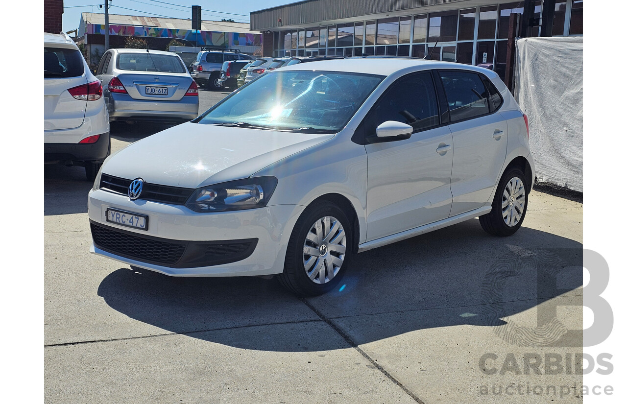 4/2014 Volkswagen Polo Trendline 6R MY14 5d Hatchback White 1.4L