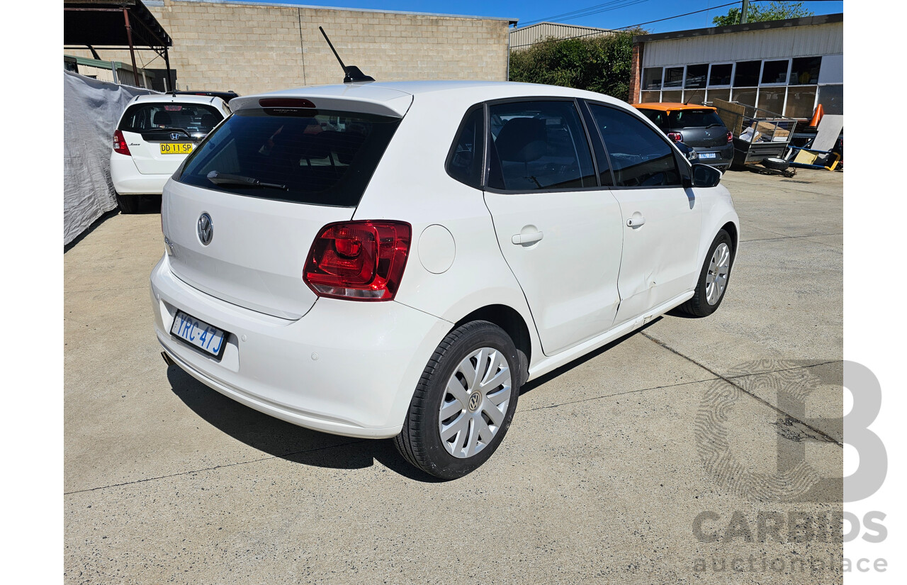 4/2014 Volkswagen Polo Trendline 6R MY14 5d Hatchback White 1.4L