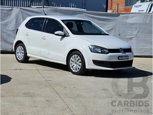 4/2014 Volkswagen Polo Trendline 6R MY14 5d Hatchback White 1.4L