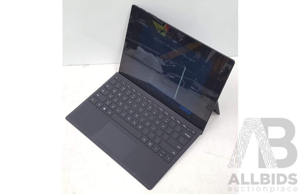 Microsoft (1796) Surface Pro 6 Intel Core i5 (8350U) 1.70GHz-3.60GHz 4-Core CPU 256GB 12.3-Inch Touchscreen Detachable Laptop w/ Power Supply