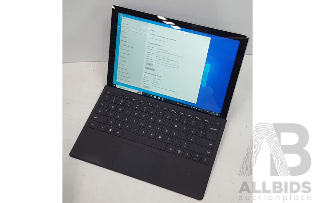 Microsoft (1866) Surface Pro 7 Intel Core i7 (1065G7) 1.30GHz-3.90GHz 4-Core CPU 256GB 12.3-Inch Touchscreen Detachable Laptop w/ Power Supply