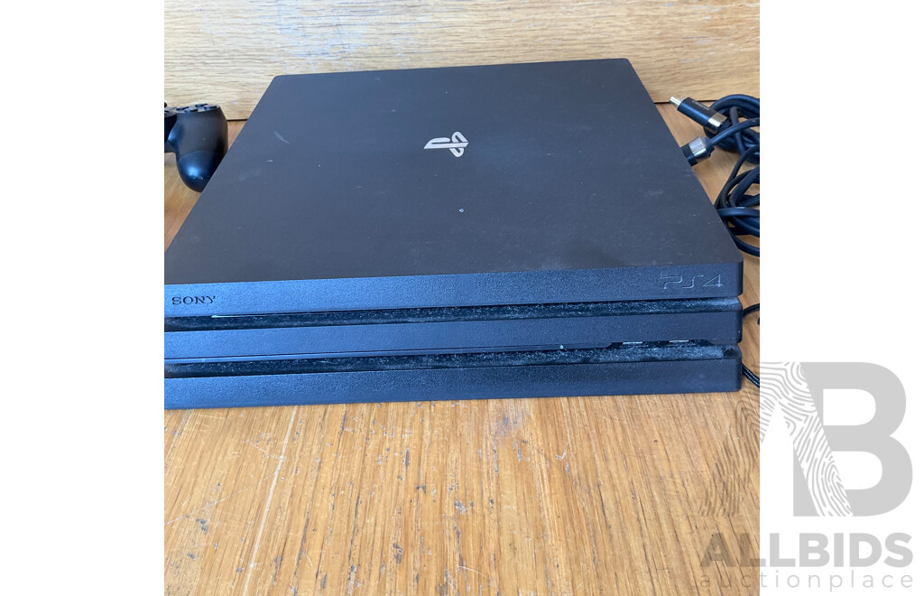 SONY Playstation 4 Console with 2 Controller