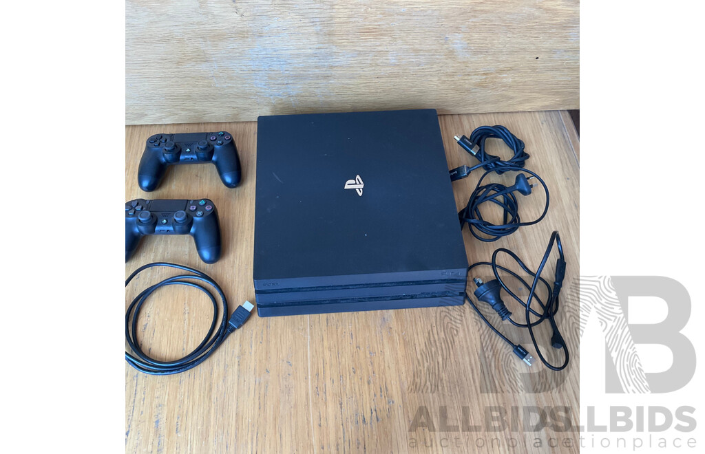 SONY Playstation 4 Console with 2 Controller