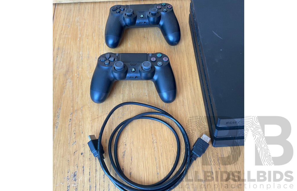 SONY Playstation 4 Console with 2 Controller