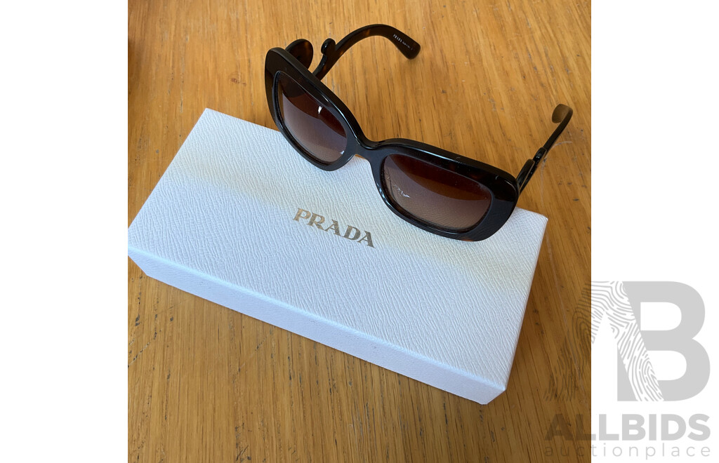 Fashion Sunglass for Women Branded PRADA