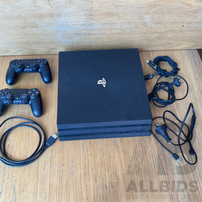 SONY Playstation 4 Console with 2 Controller