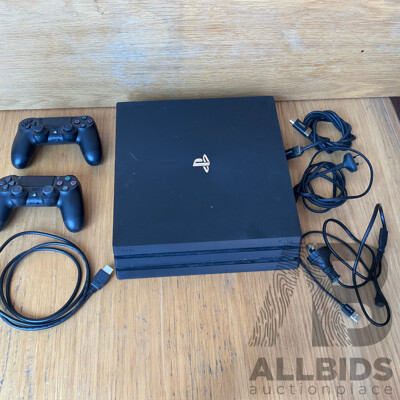 SONY Playstation 4 Console with 2 Controller