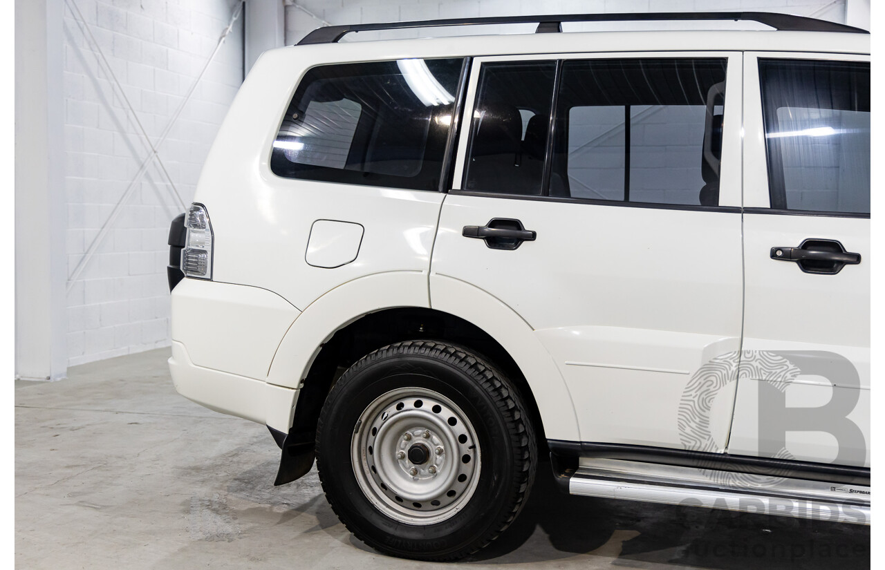 12/2011 Mitsubishi Pajero GL LWB (4x4) NW MY12 4d Wagon White 3.2L