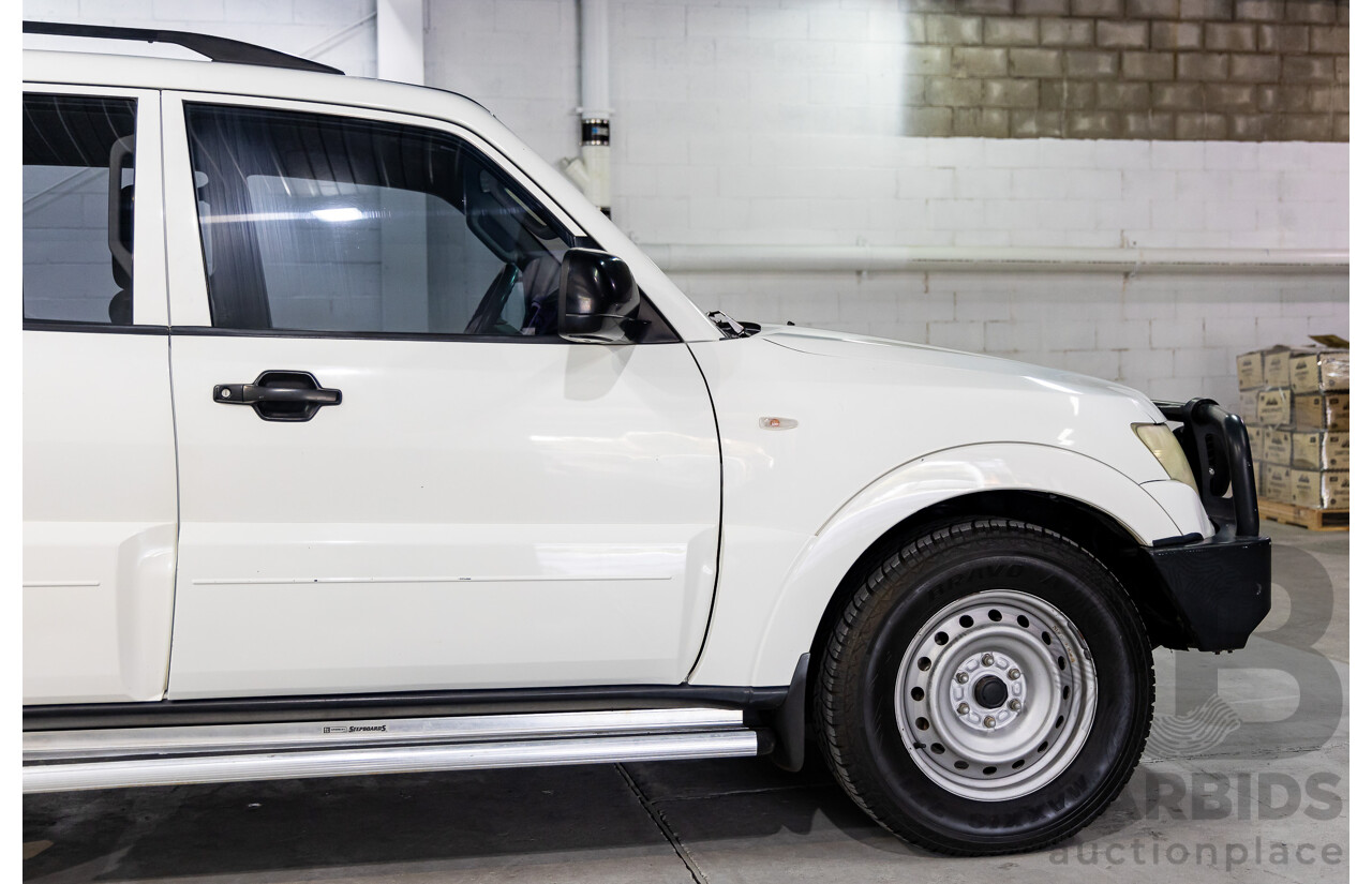 12/2011 Mitsubishi Pajero GL LWB (4x4) NW MY12 4d Wagon White 3.2L