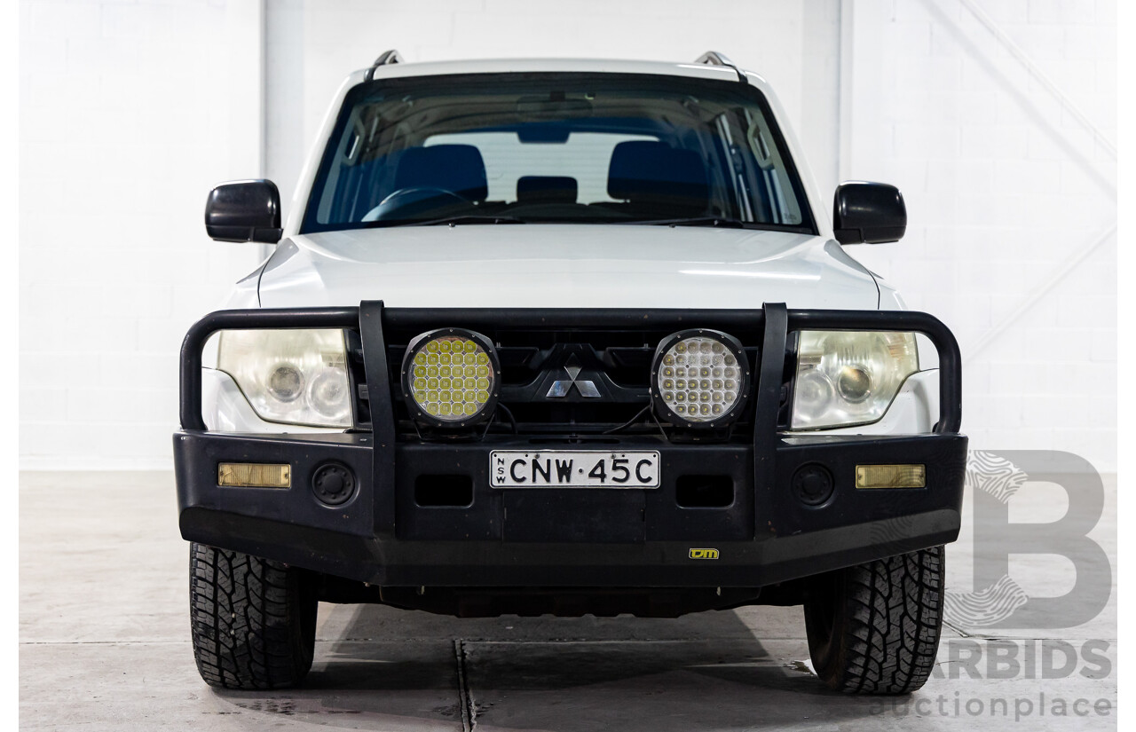 12/2011 Mitsubishi Pajero GL LWB (4x4) NW MY12 4d Wagon White 3.2L