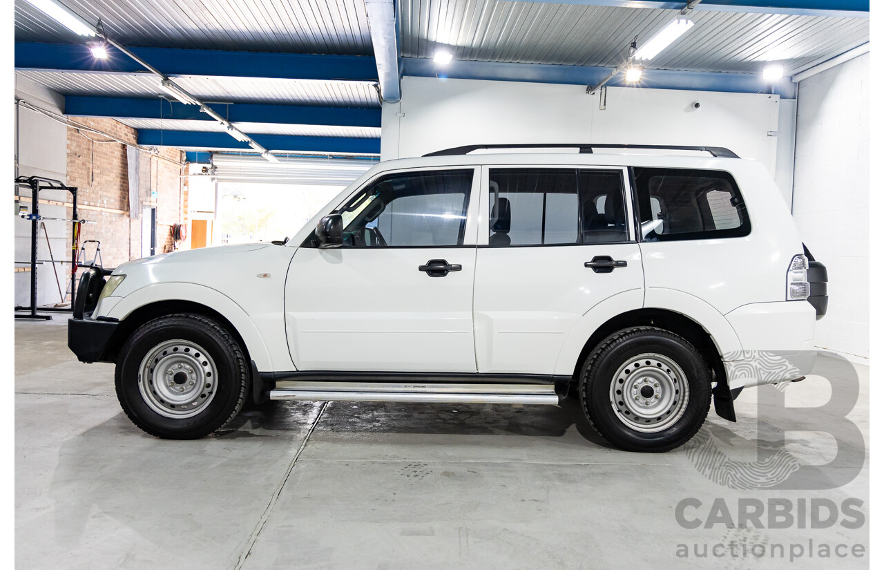 12/2011 Mitsubishi Pajero GL LWB (4x4) NW MY12 4d Wagon White 3.2L