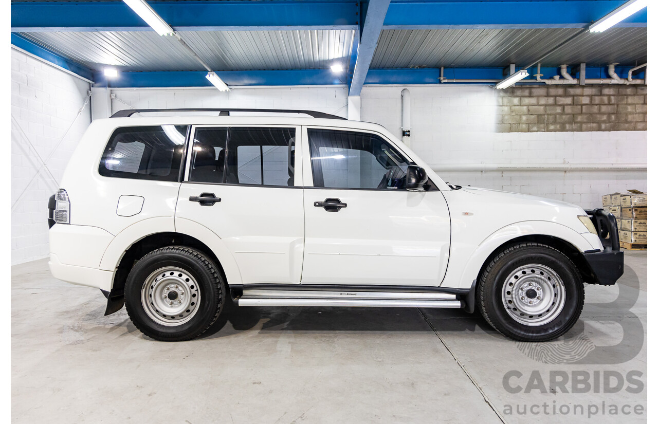 12/2011 Mitsubishi Pajero GL LWB (4x4) NW MY12 4d Wagon White 3.2L