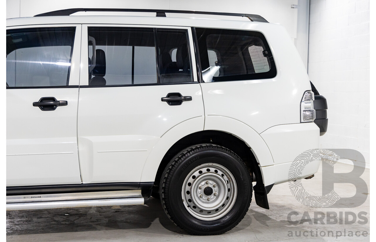 12/2011 Mitsubishi Pajero GL LWB (4x4) NW MY12 4d Wagon White 3.2L