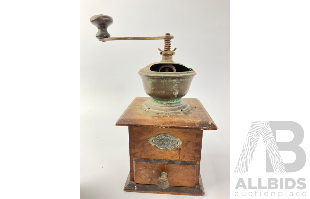 Vintage Kitchen Grinders Including Leinbrocks Ideal Coffee Grinder, Brass Spice and Pepper Grinders