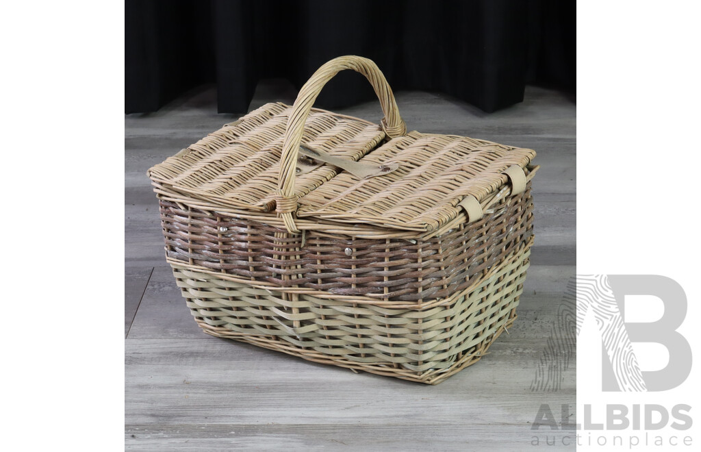 Cane Picnic Basket with Twin Lift Lid