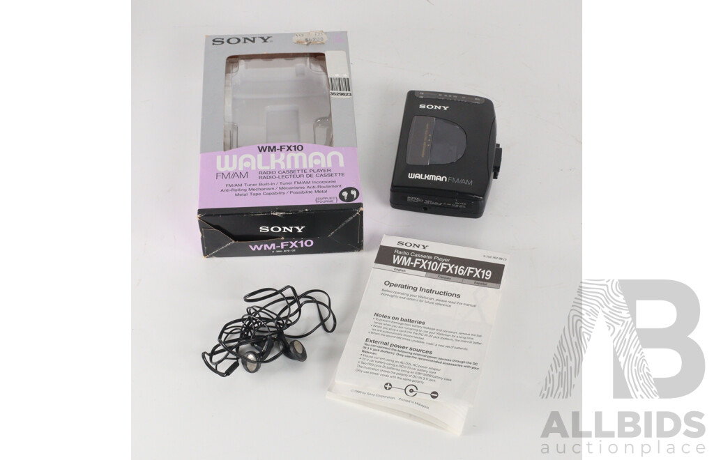 Vintage Sony Walkman WM FX 10 AM FM Radio Cassette Player in Original Box