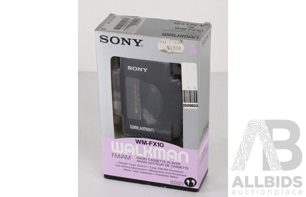 Vintage Sony Walkman WM FX 10 AM FM Radio Cassette Player in Original Box