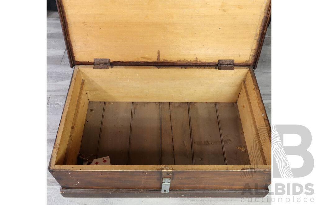 Vintage Timber Lift Top Blanket Box