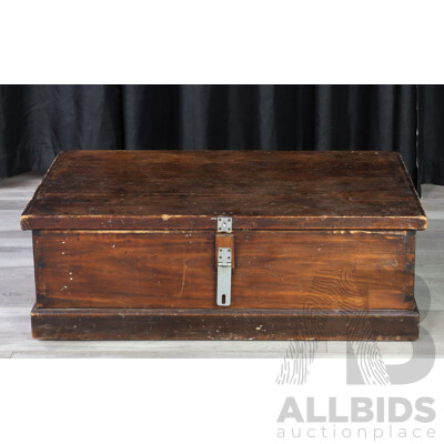 Vintage Timber Lift Top Blanket Box