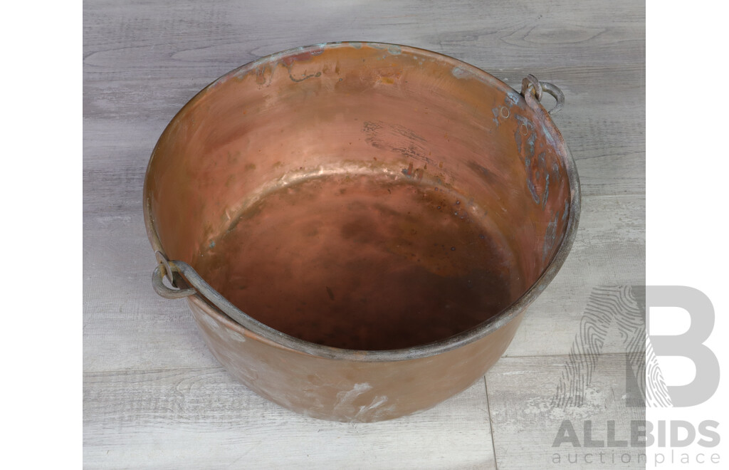 Large Copper Pot with Swing Handle