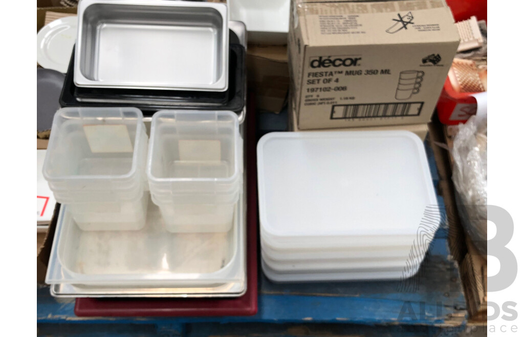 Selection of Catering Bowls, Cups, Mugs, Plates, Pans, Trays and Tubs