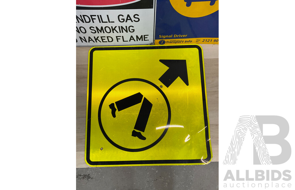 Road and Traffic Signs - Lot of 5