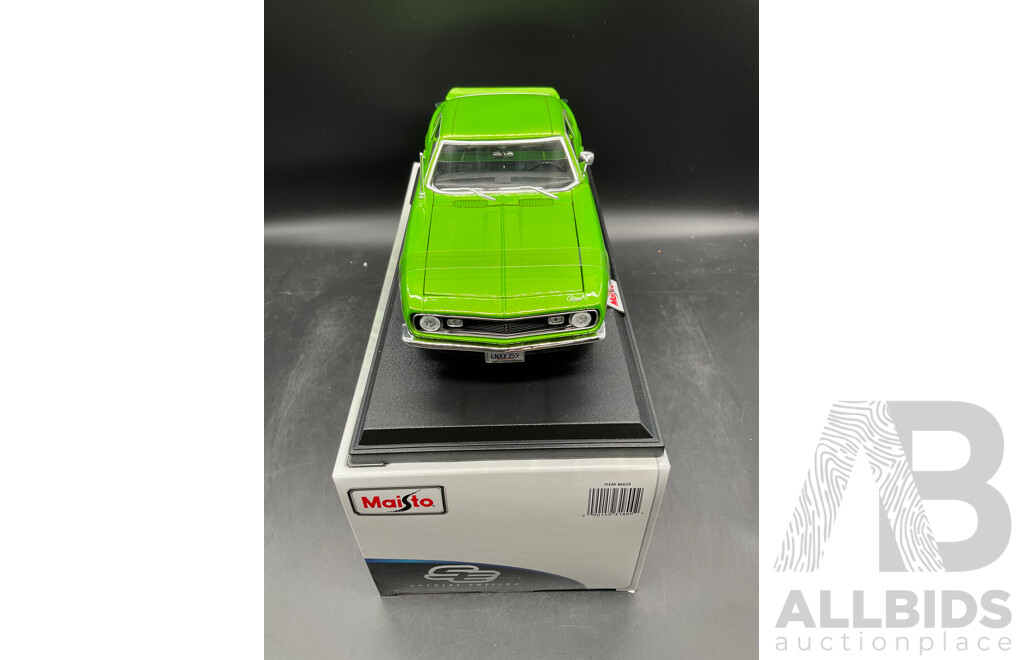 1970 Chevrolet Nova SS Coupe and 1968 Chevrolet Camaro Z/28 Coupe - 1/18 Scale