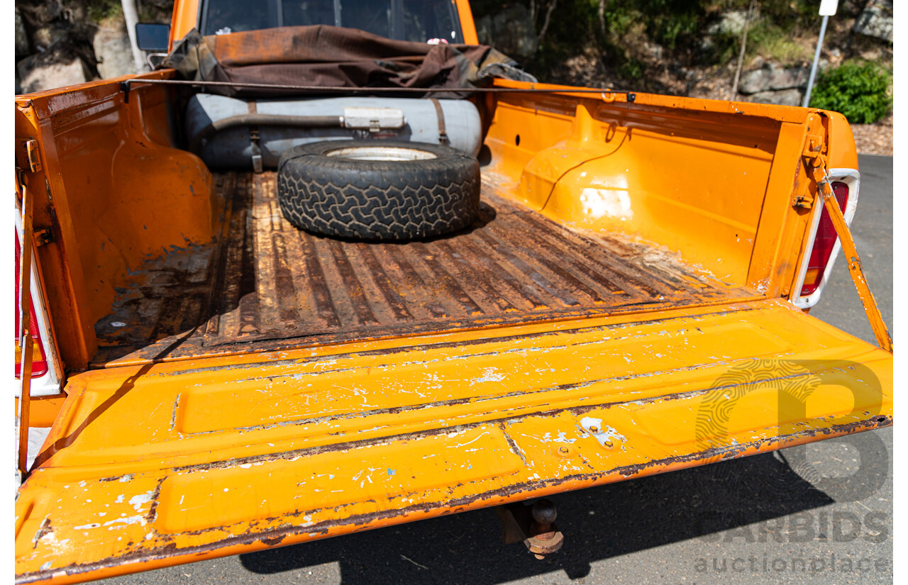 1/1979 Ford F100 Custom (4x4) Utility Tangerine Orange V8 5.8L