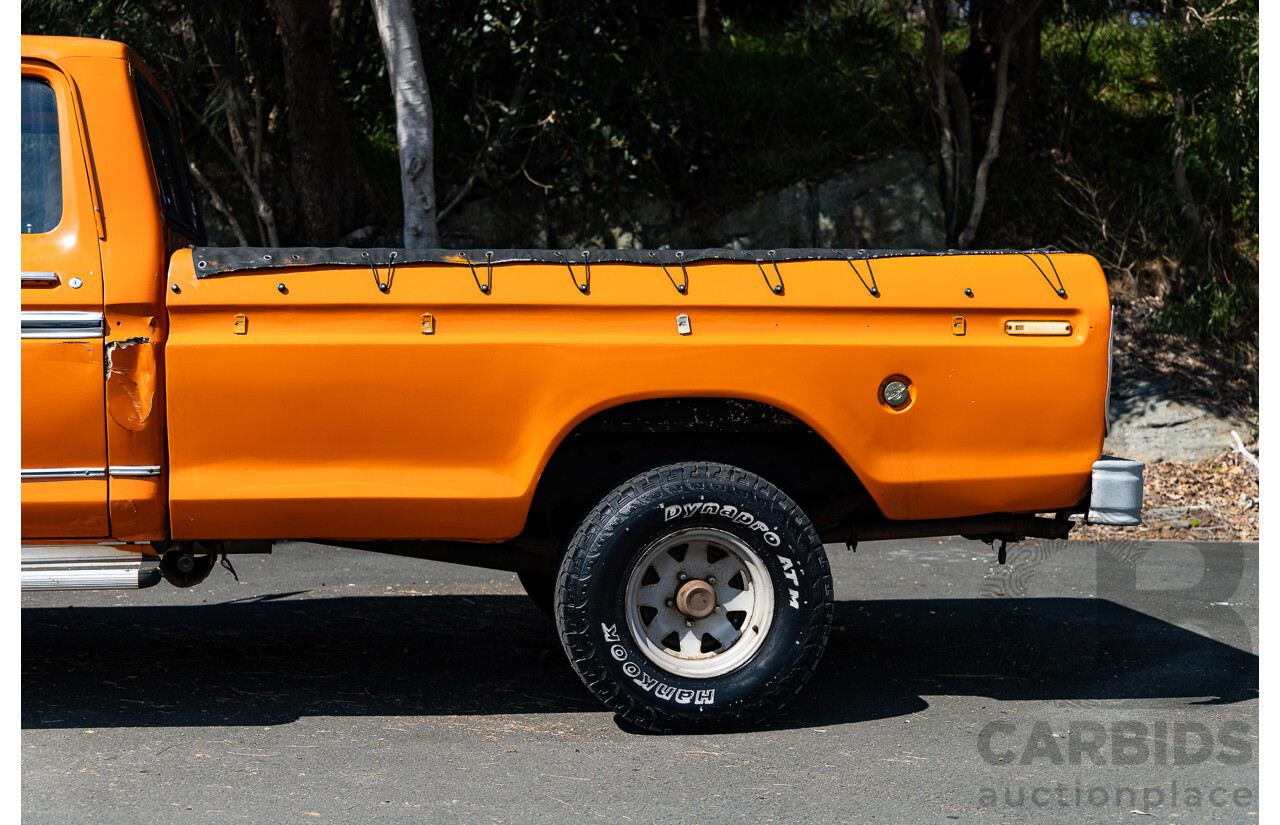 1/1979 Ford F100 Custom (4x4) Utility Tangerine Orange V8 5.8L